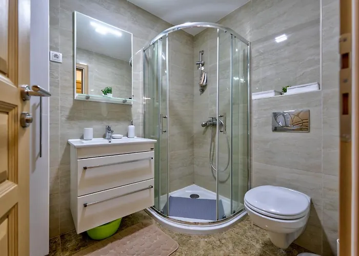 Montis * 兹拉蒂博尔